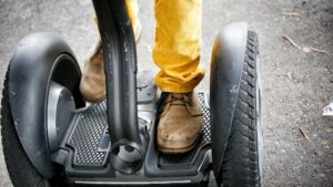 Segway és gyerek elektromos roller